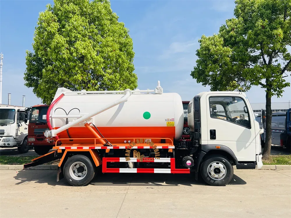 Small 4X2 Rhd HOWO 4ton 4m3 4 Cubic Meter 4000 Liters Vacuum Sewage Truck for Sale