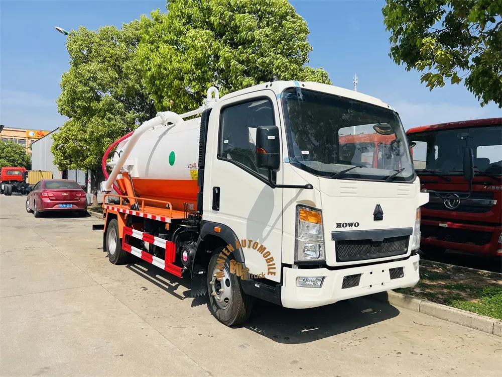 Small 4X2 Rhd HOWO 4ton 4m3 4 Cubic Meter 4000 Liters Vacuum Sewage Truck for Sale