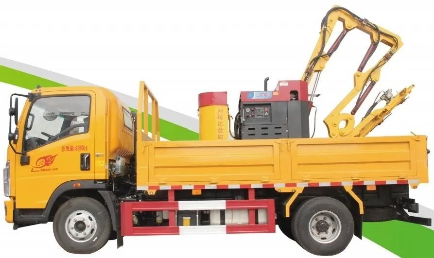 Multi functional hedge trimmer