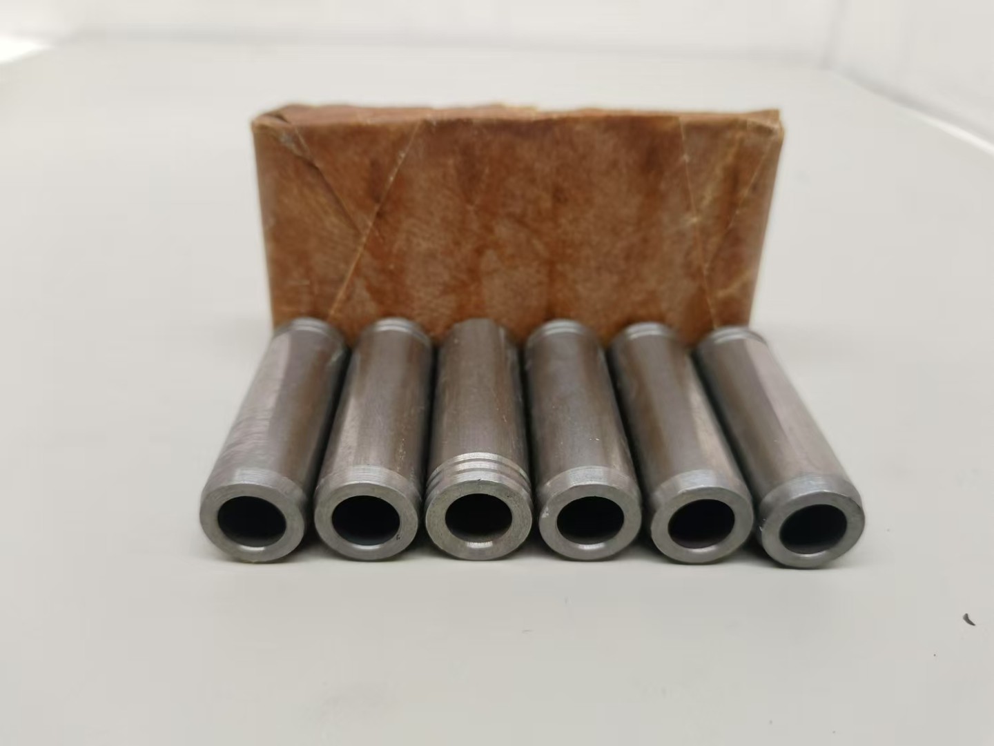 Exhaust valve guide