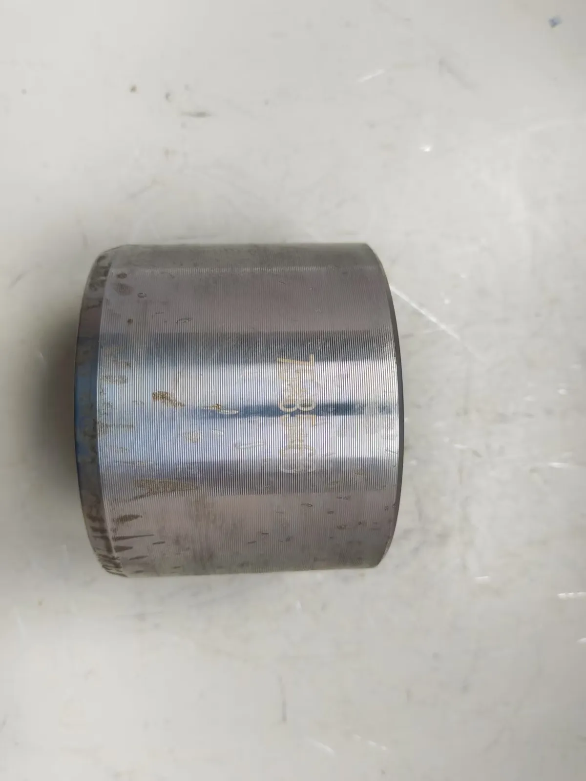 The upper shaft of the Longgong 853 type articulating pin does not have a side.