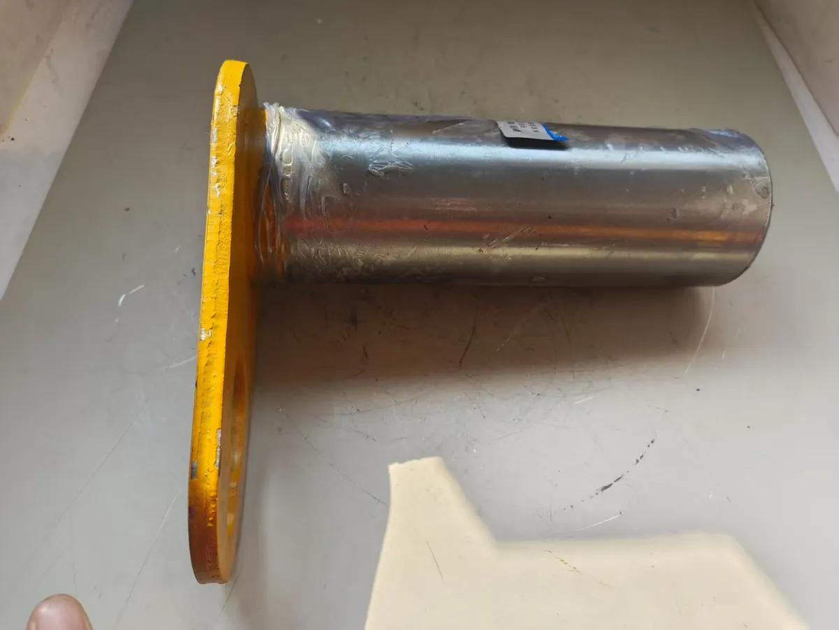 Longgong 855N type bucket cylinder rear pin