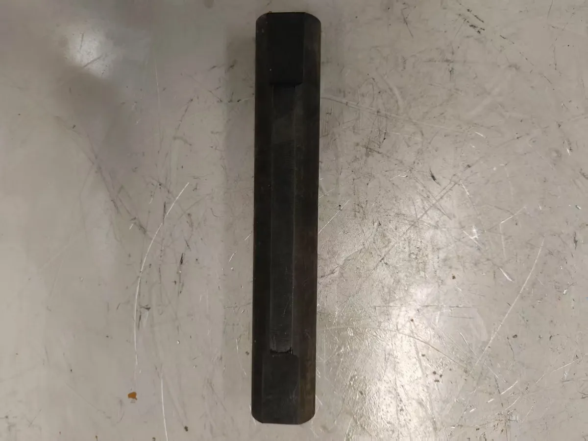 Loader one-word axle - 968F after