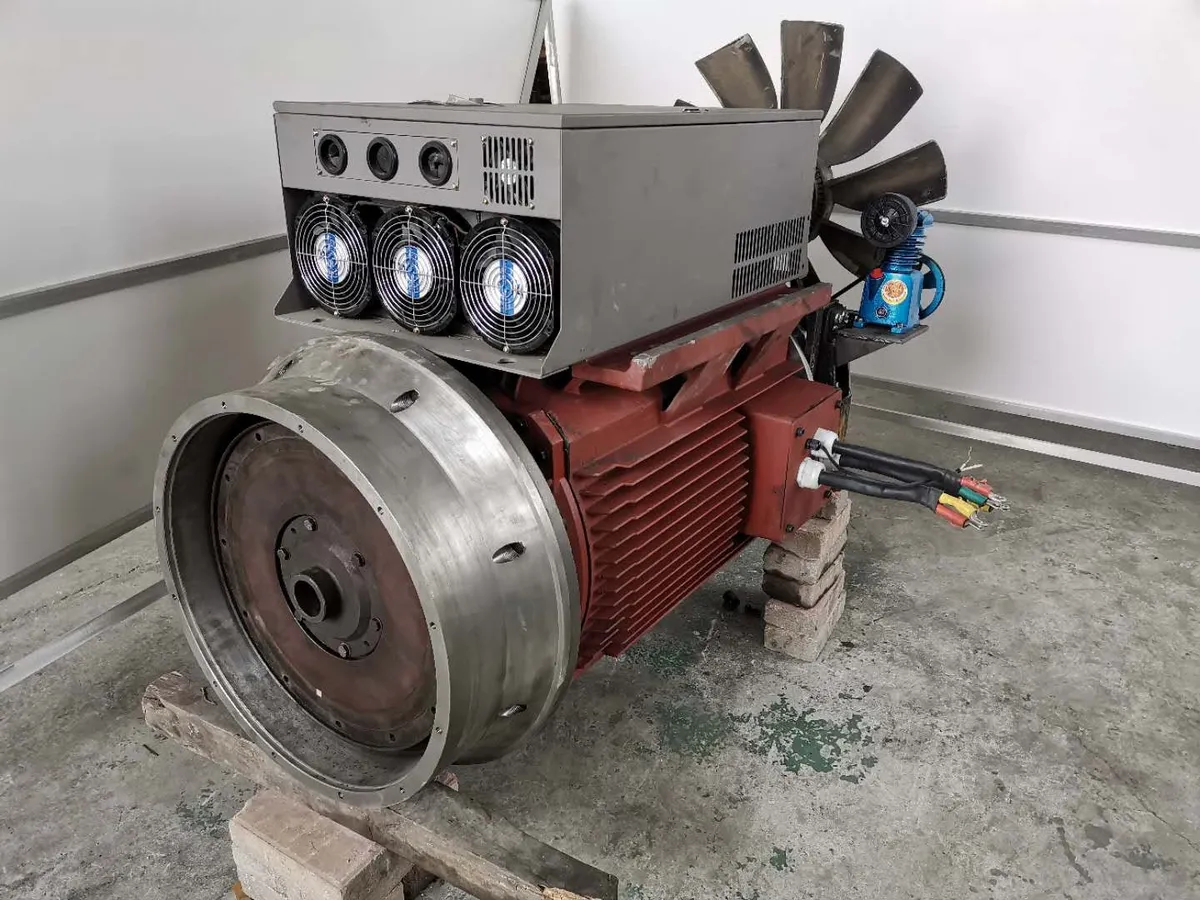 Three-phase asynchronous motor