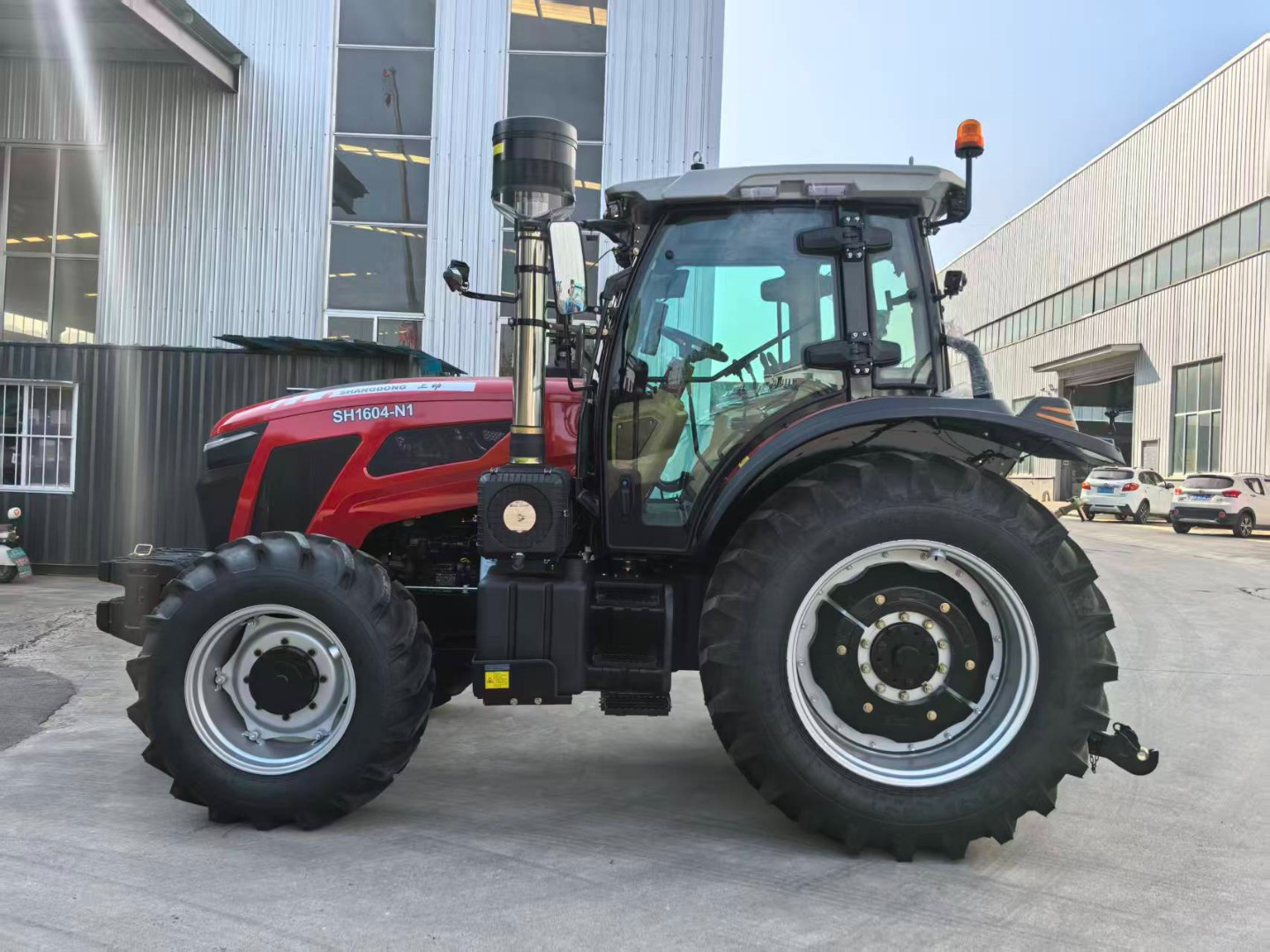 SH1604 Tractor - High-Performance Agricultural Farming Machine