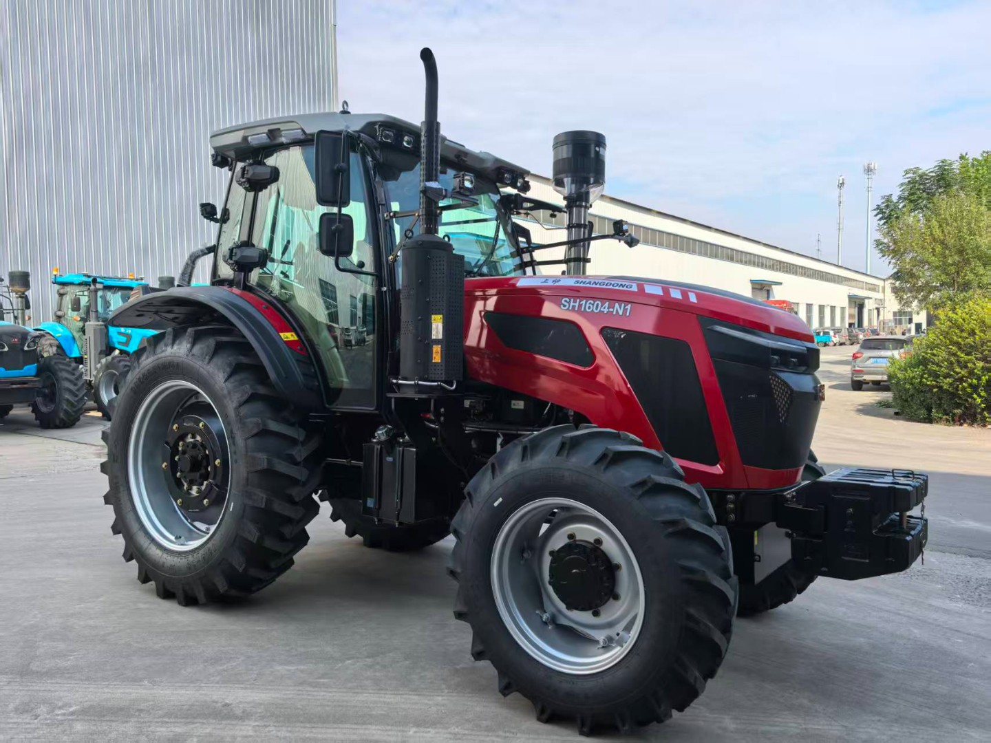 SH1604 Tractor - High-Performance Agricultural Farming Machine