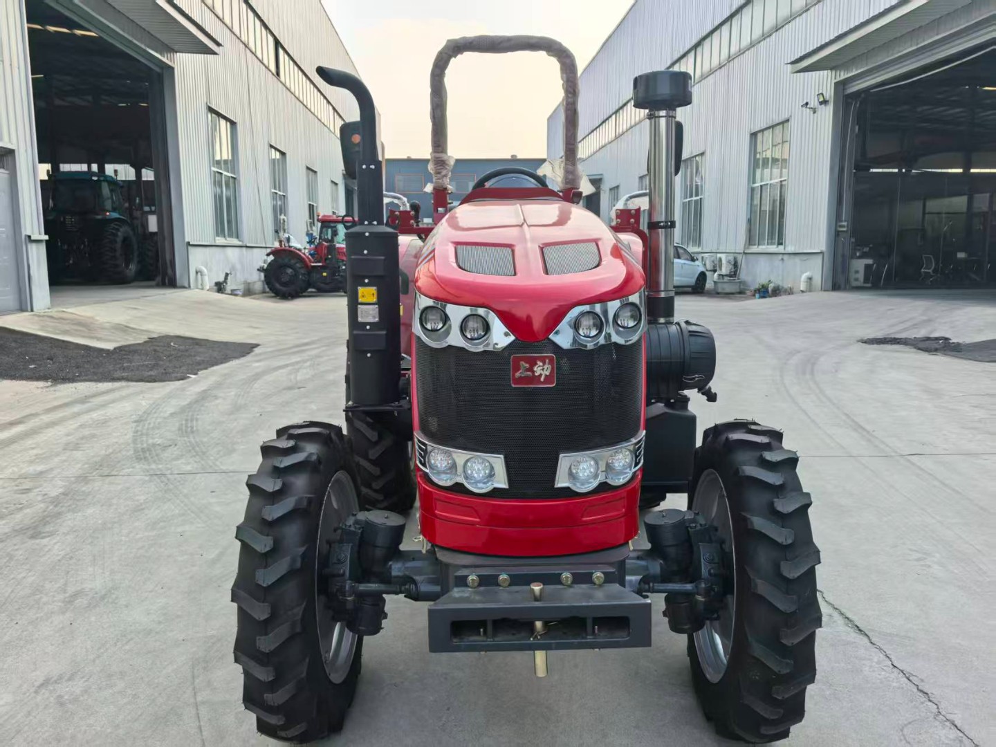 Tractor 1004
