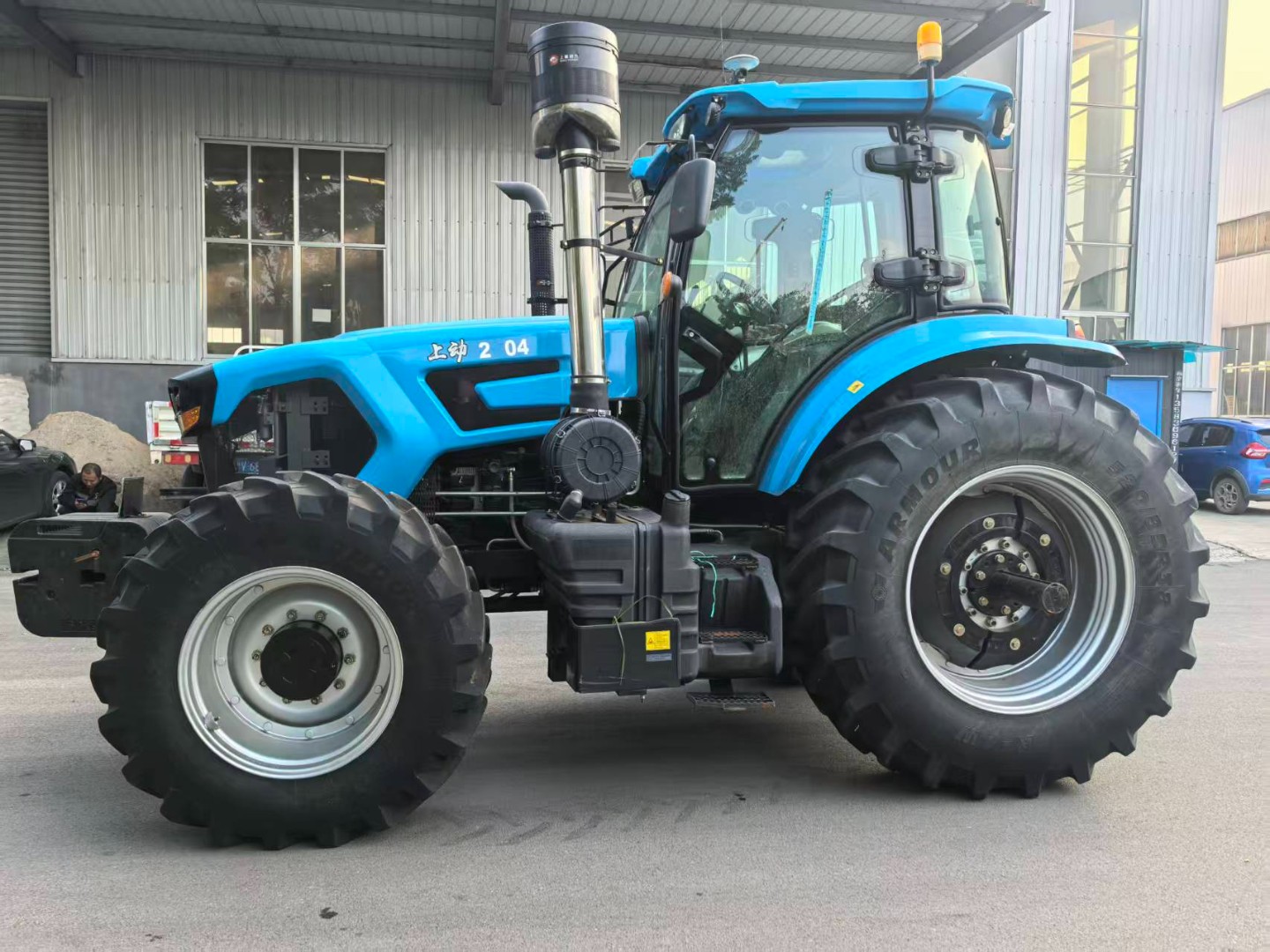Tractor 2204