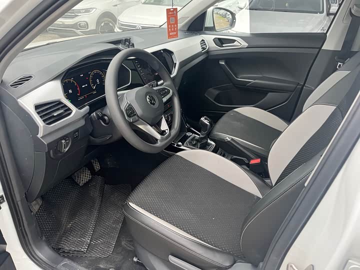 Volkswagen Tacqua 2023 Model 200TSI DSG Smart Connectivity Edition