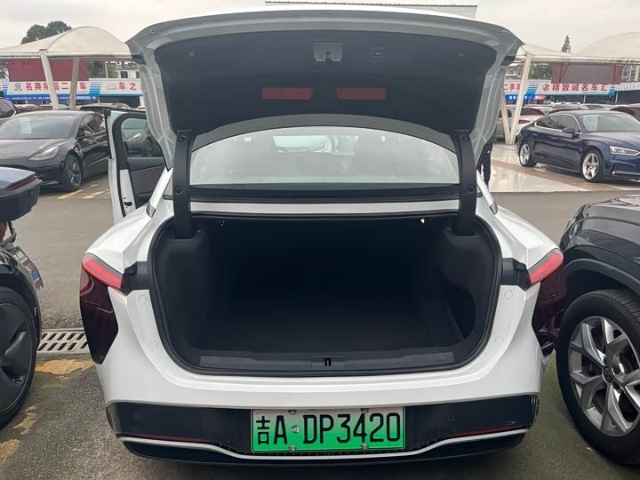 Hongqi EH7 2024 Model 690 Pro