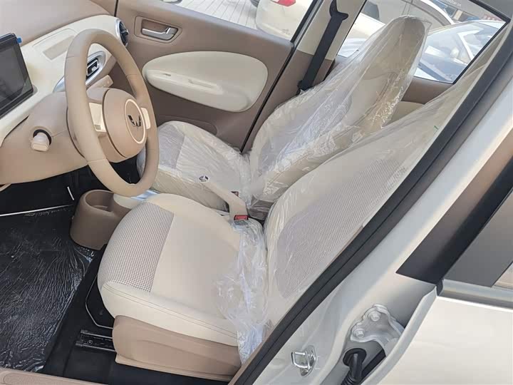 Wuling Hongguang MINIEV 2025 Model, Four-Door Version, Advanced Trim