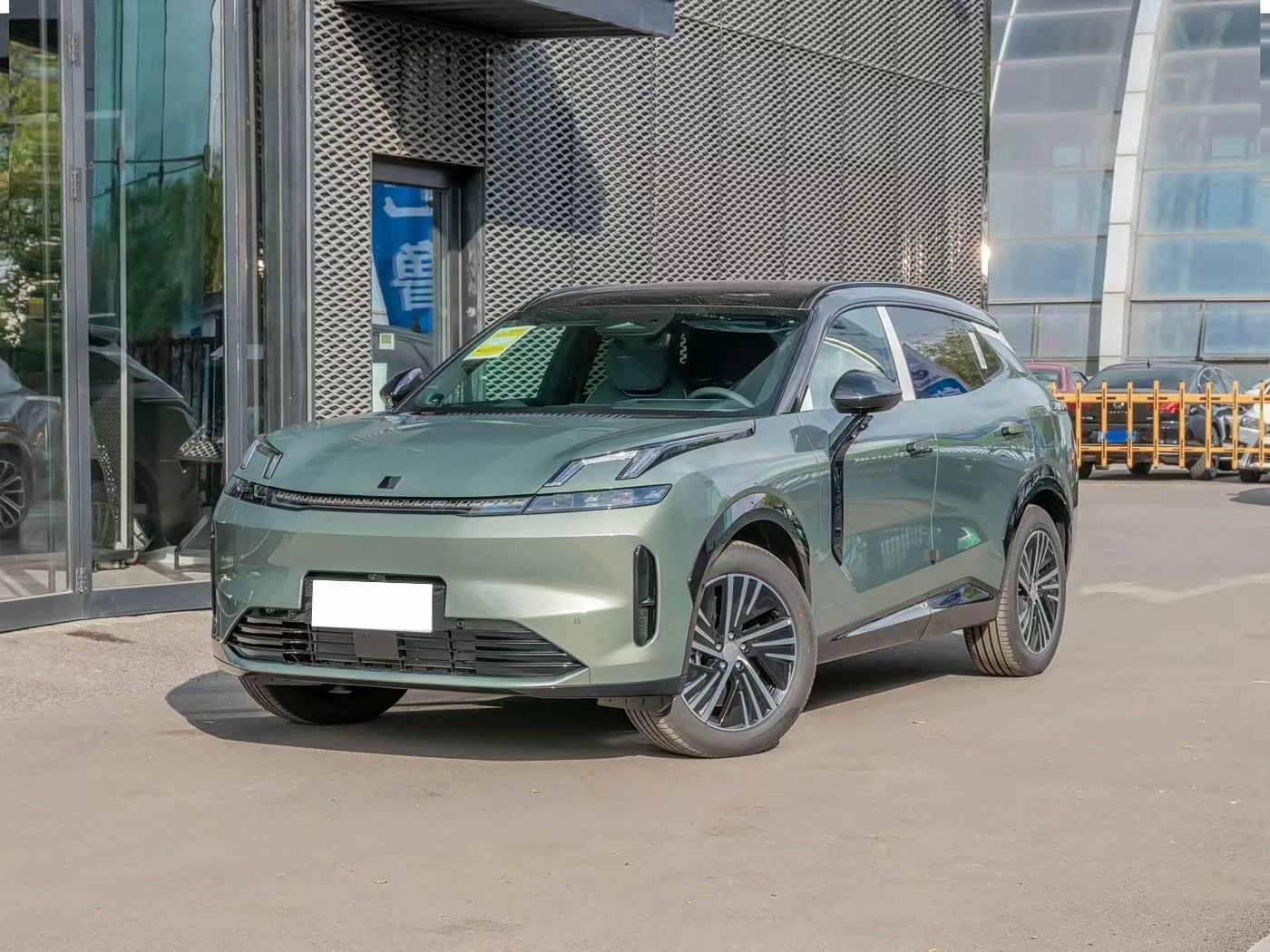 Lynk & Co 08 EM-P 2025 220km 4WD Halo performance