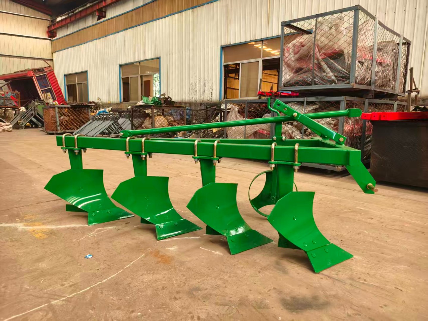 Moldboard Plow 1L-420 &ndash; Heavy-Duty Agricultural Plowing Equipment for Tractors