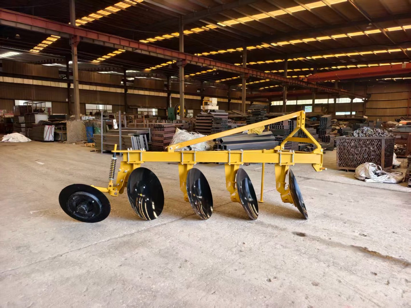 Disc Plow 1LY-425 &ndash; Heavy-Duty 4-Disc Farm Tractor Implement for Efficient Soil Tillage