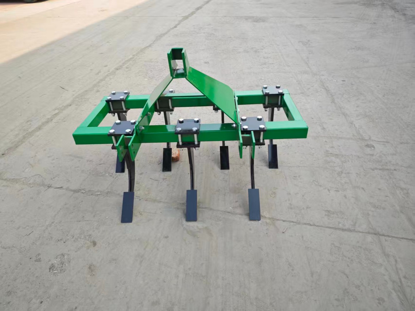 Deep Tillage Machine 3S-1.4 &ndash; Heavy-Duty Subsoiler for Deep Soil Loosening & Preparation