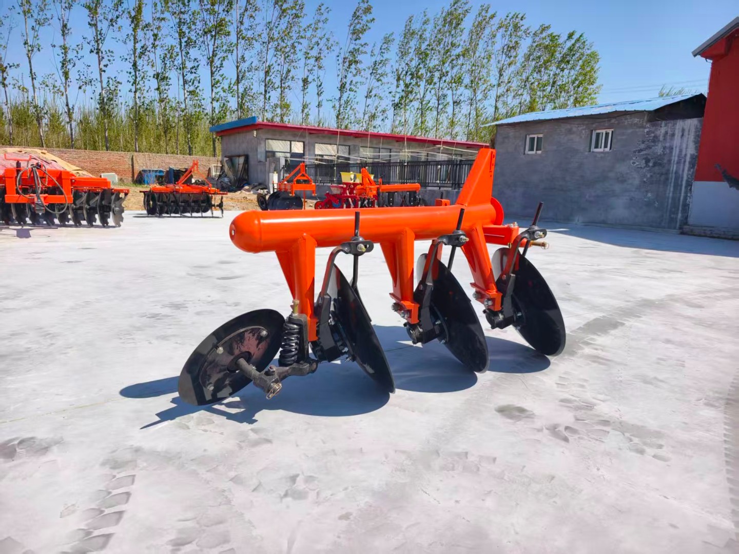 Pipe Plow 1LYX-325 &ndash; Compact Small Fish Plow for Precision Deep Tillage & Ridging