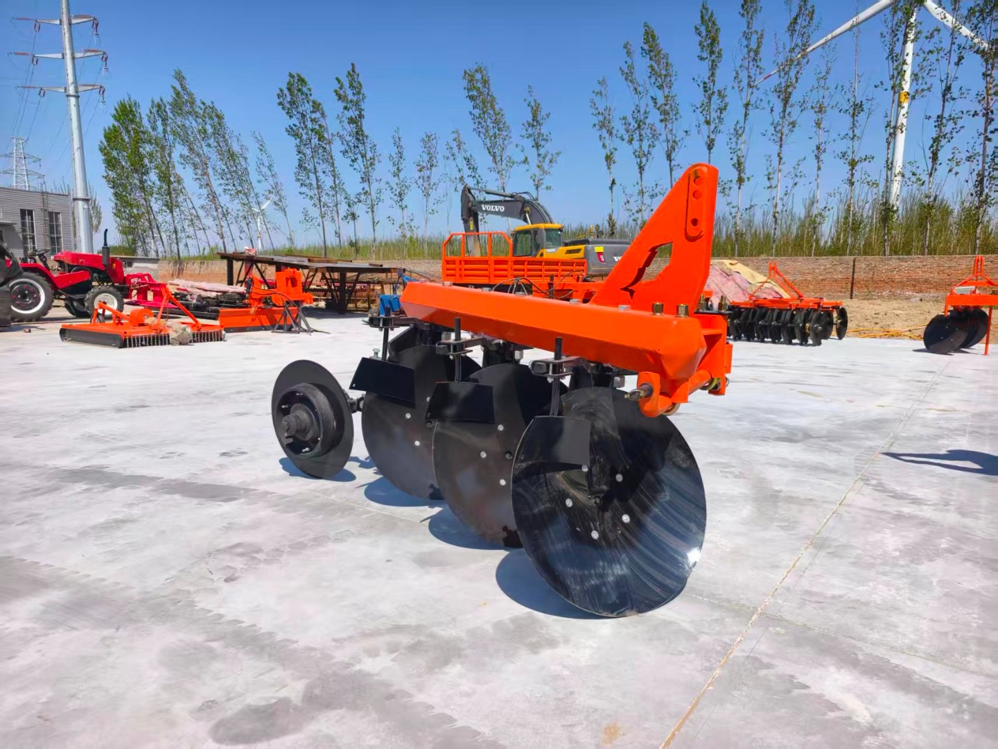 Small Fish Plow 1LY-3 Deep Tillage Machine for Efficient Soil Preparation