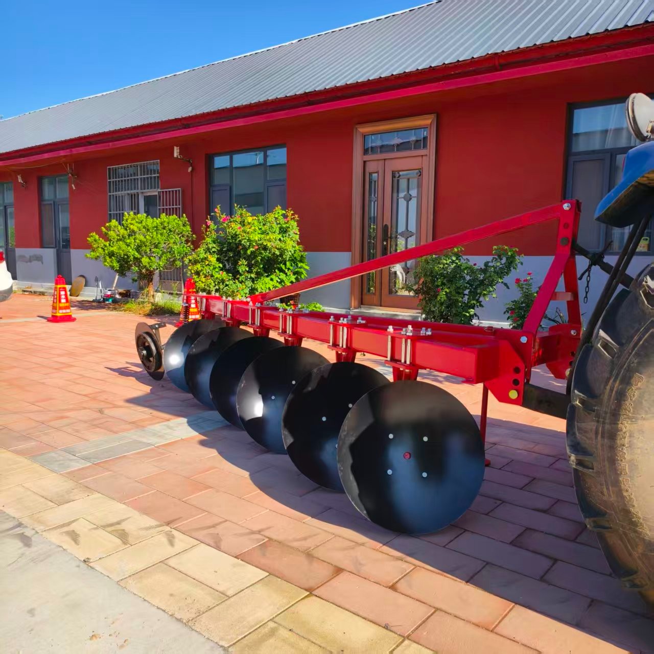 Disc Plow 1LY-625 &ndash; Heavy-Duty Agricultural Disc Plow for Tractors