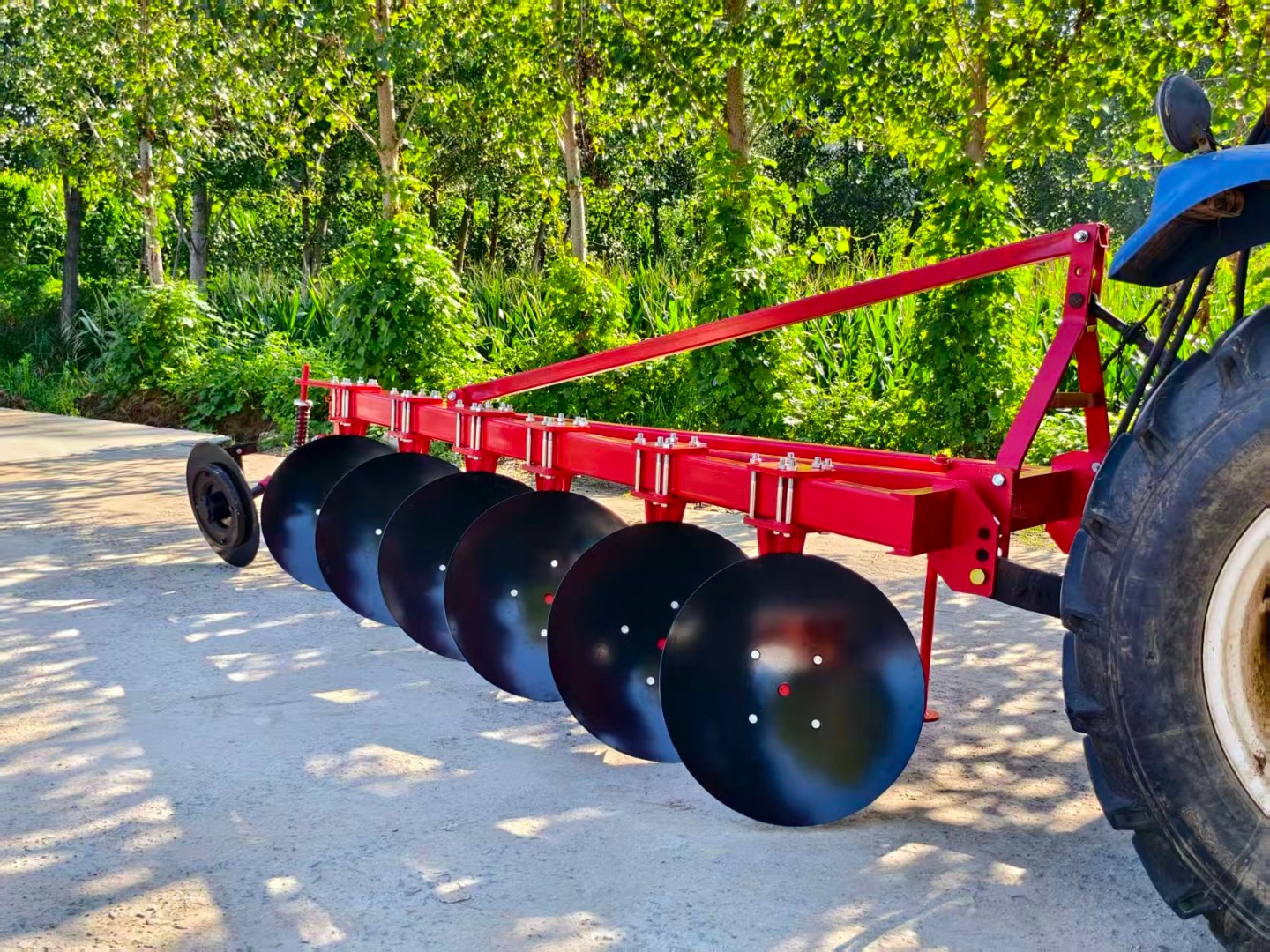 Disc Plow 1LY-625 &ndash; Heavy-Duty Agricultural Disc Plow for Tractors