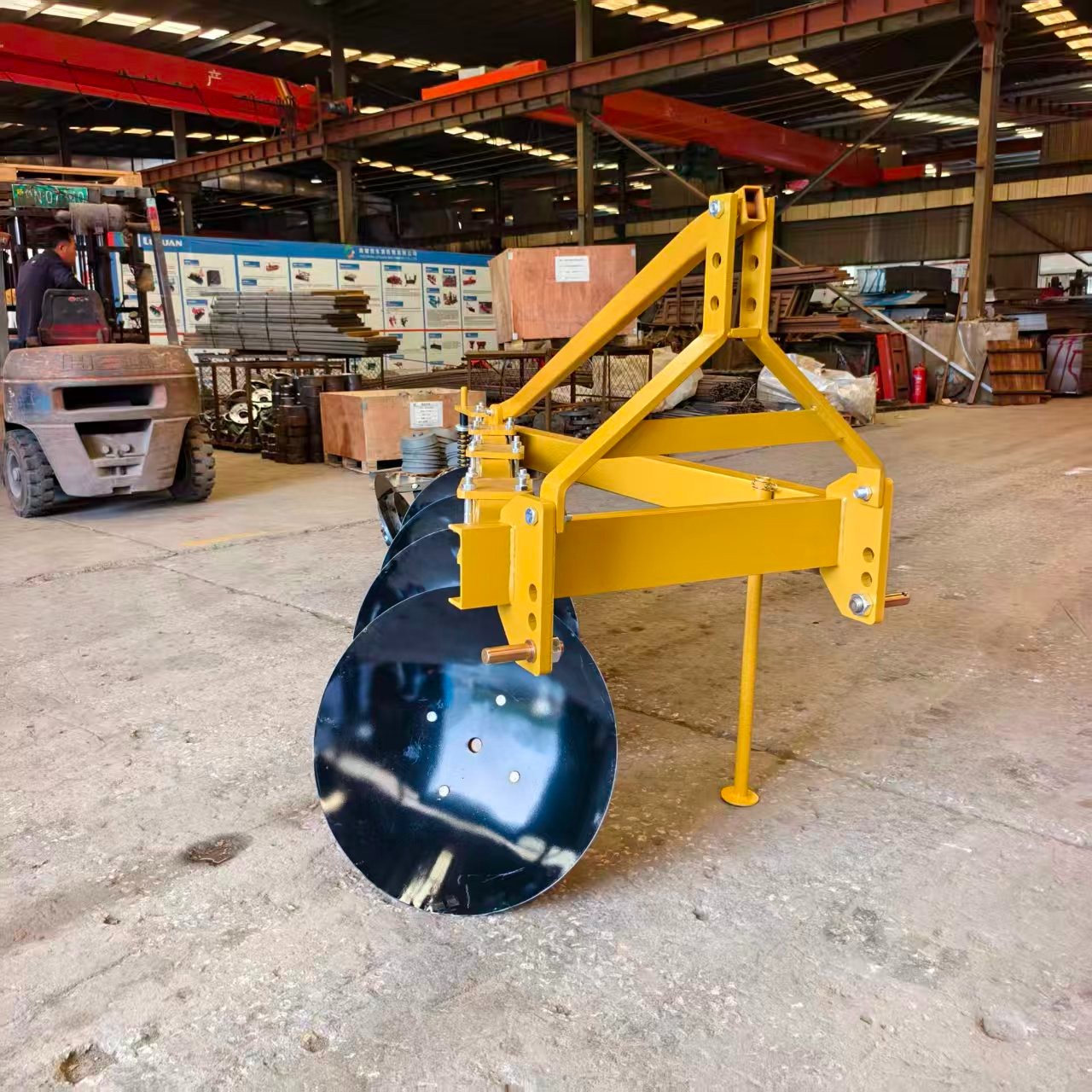 Disc Plow 1LY-425 &ndash; Heavy-Duty 4-Disc Farm Tractor Implement for Efficient Soil Tillage