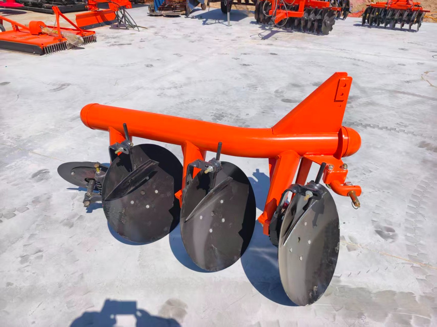 Pipe Plow 1LYX-325 &ndash; Compact Small Fish Plow for Precision Deep Tillage & Ridging