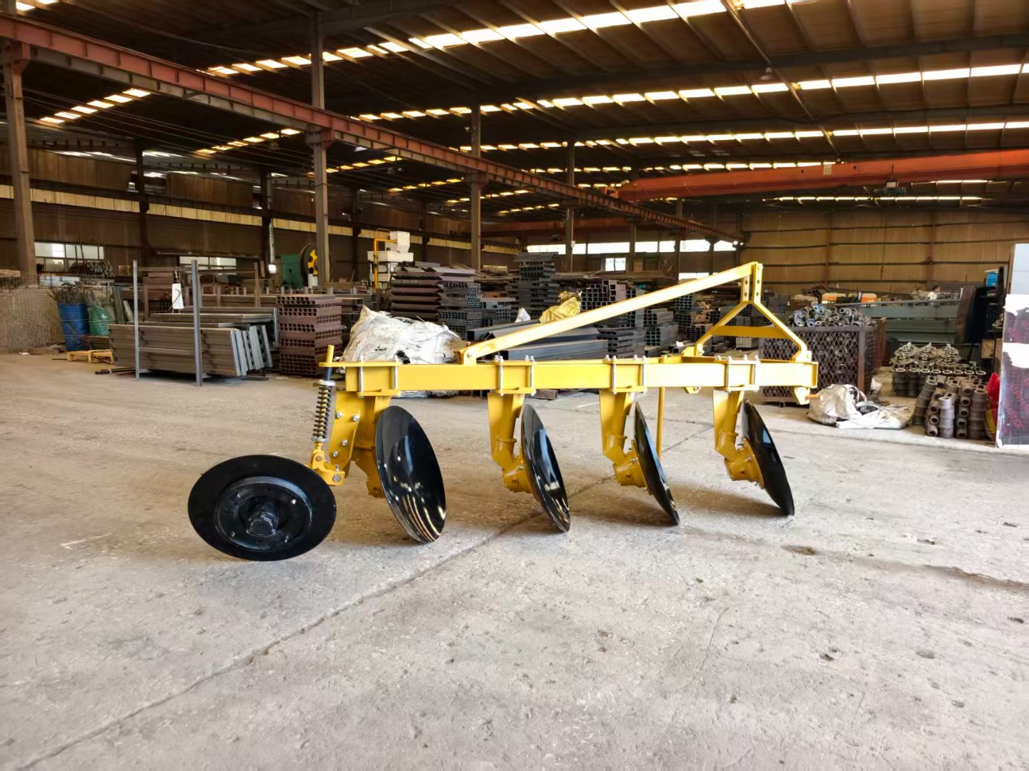 Disc Plow 1LY-425 &ndash; Heavy-Duty 4-Disc Farm Tractor Implement for Efficient Soil Tillage