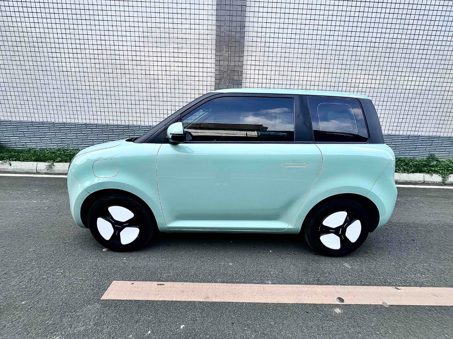 Changan Lumin Electric City Car &ndash; Compact Hatchback with Long-Range Battery & Smart Features