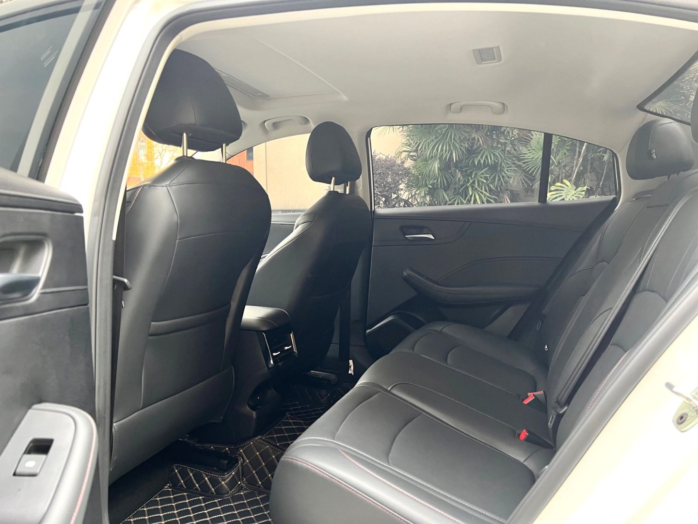 The Roewe I5