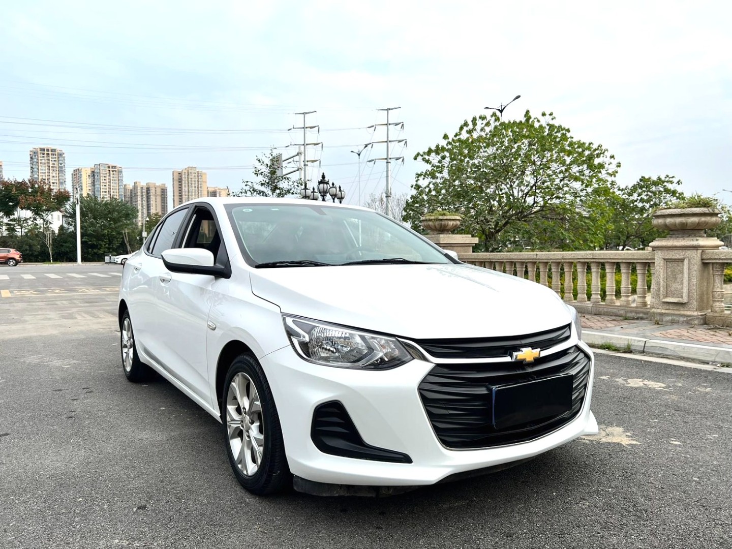 雪佛兰骑士经典轿车-日常驾驶的可靠紧凑型汽车
