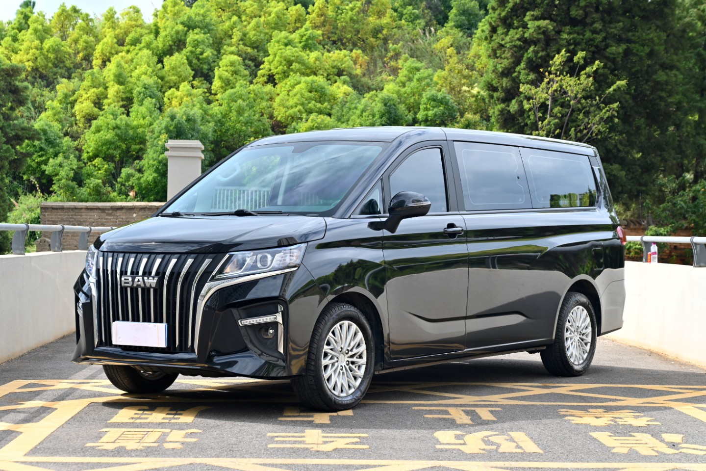 Beiqi Ruisheng ace M7 MPV