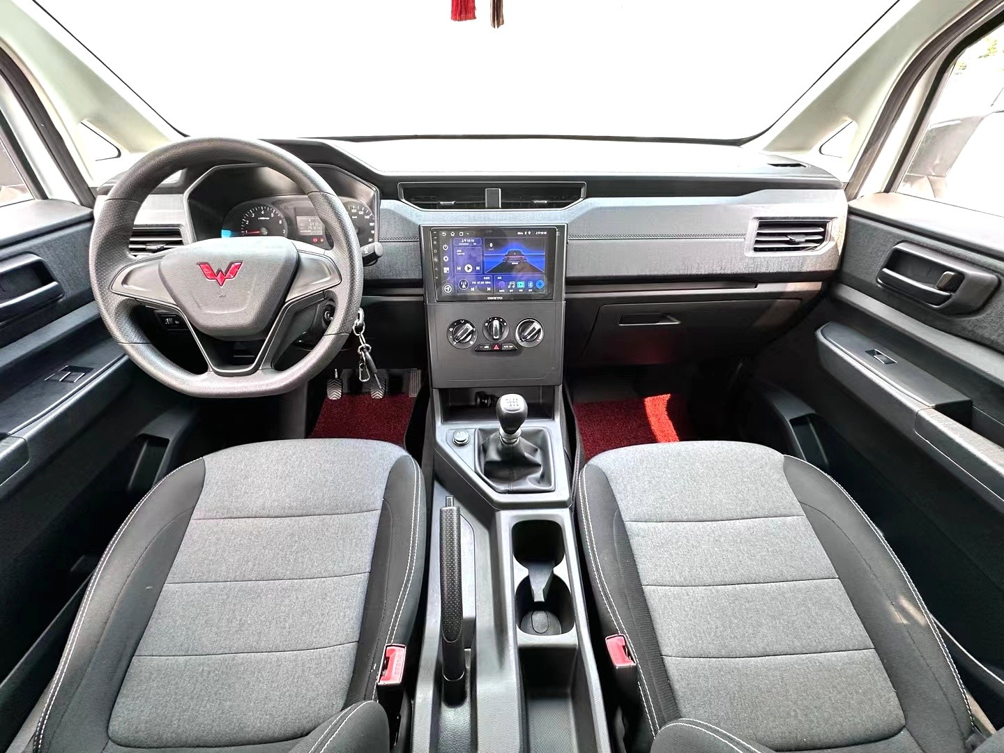 Wuling Hongguang PLUS MPV
