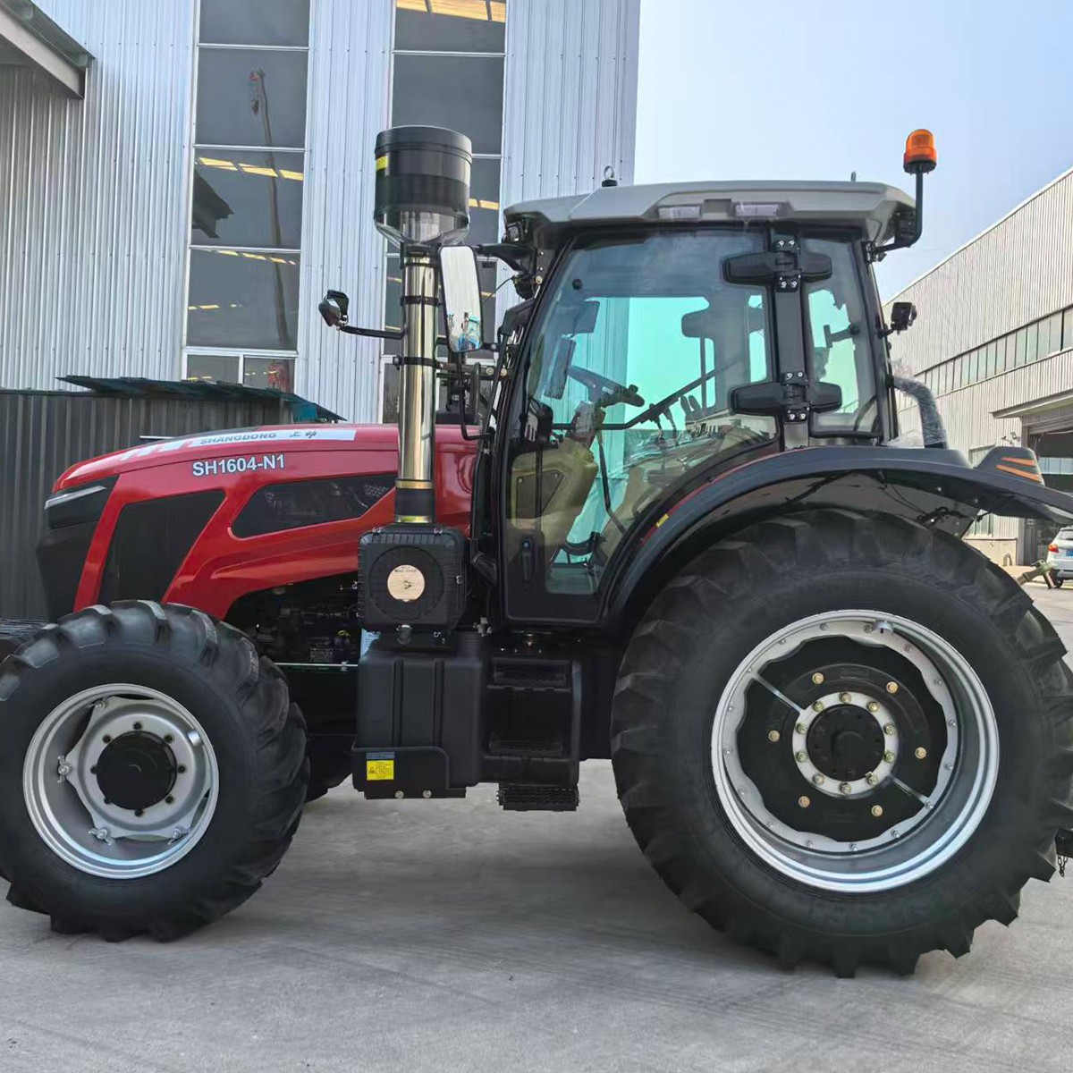 SH1604 Tractor - High-Performance Agricultural Farming Machine