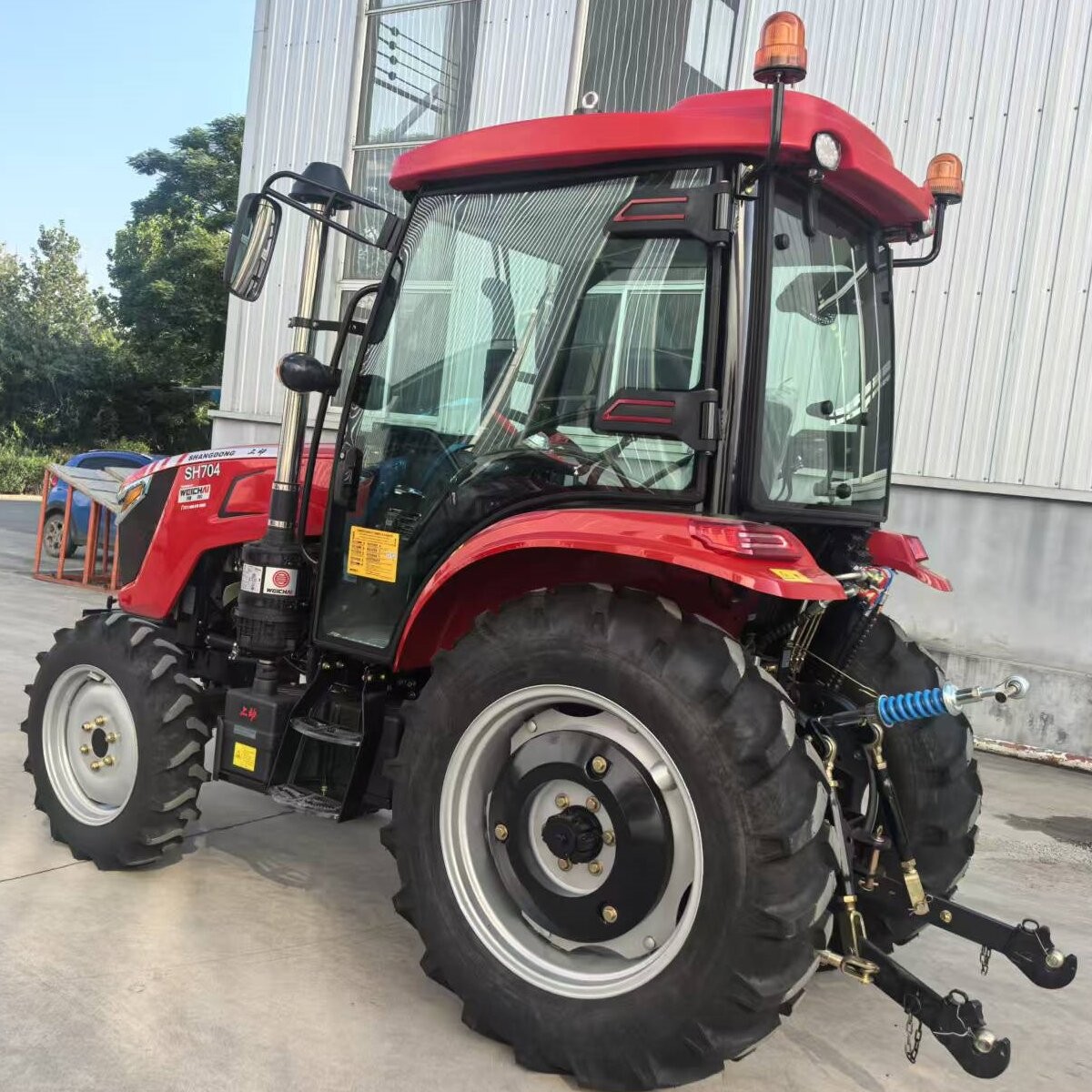 SH704 Tractor &ndash; Diesel-Powered Utility Farm Tractor for Versatile Agricultural Use