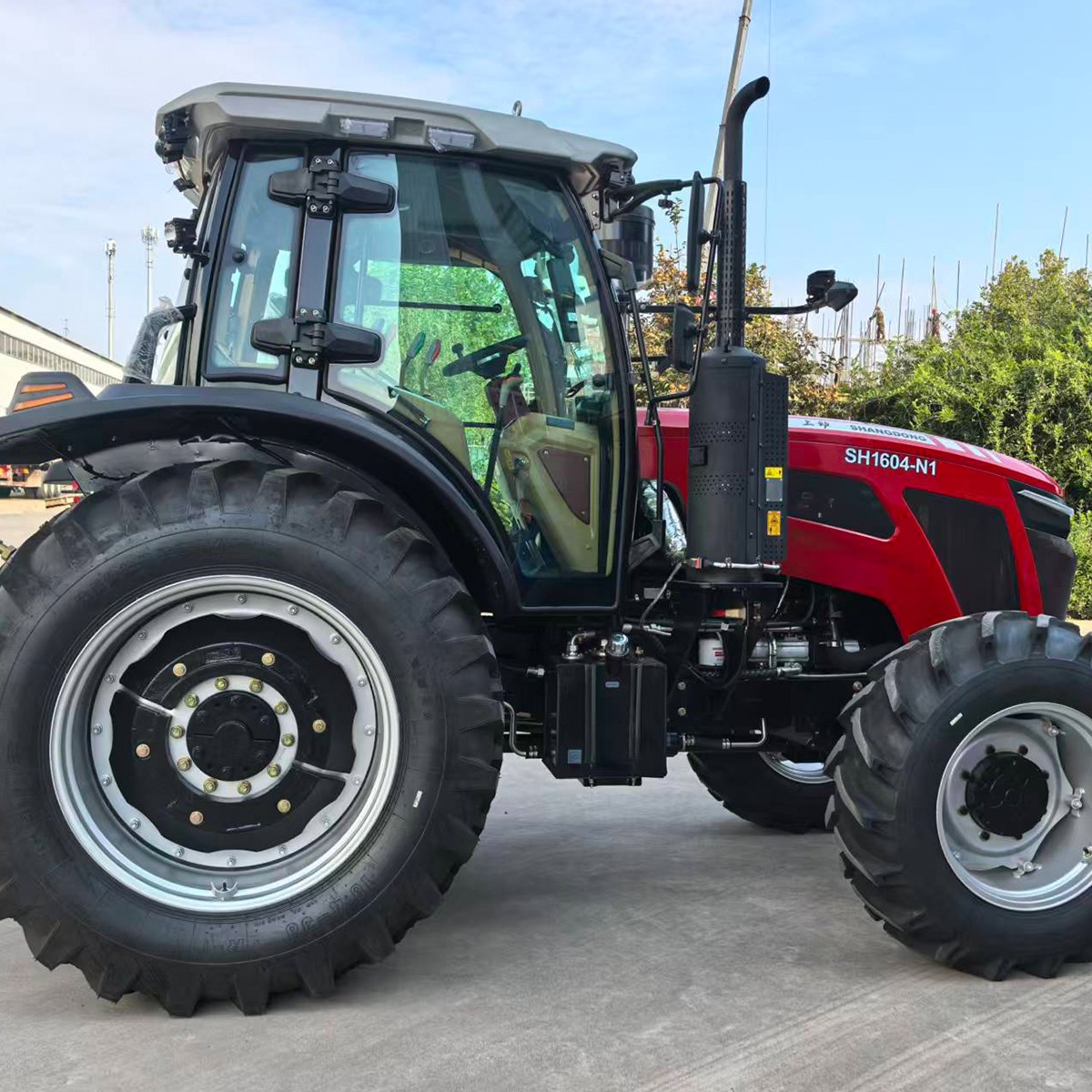 SH1604 Tractor - High-Performance Agricultural Farming Machine