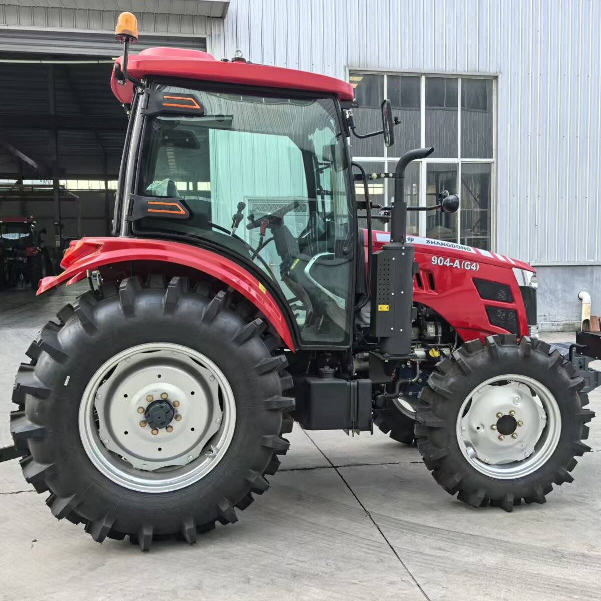 Tractor 904 &ndash; Heavy-Duty Diesel Farm Tractor with Powerful Engine & Durable Tractor Parts