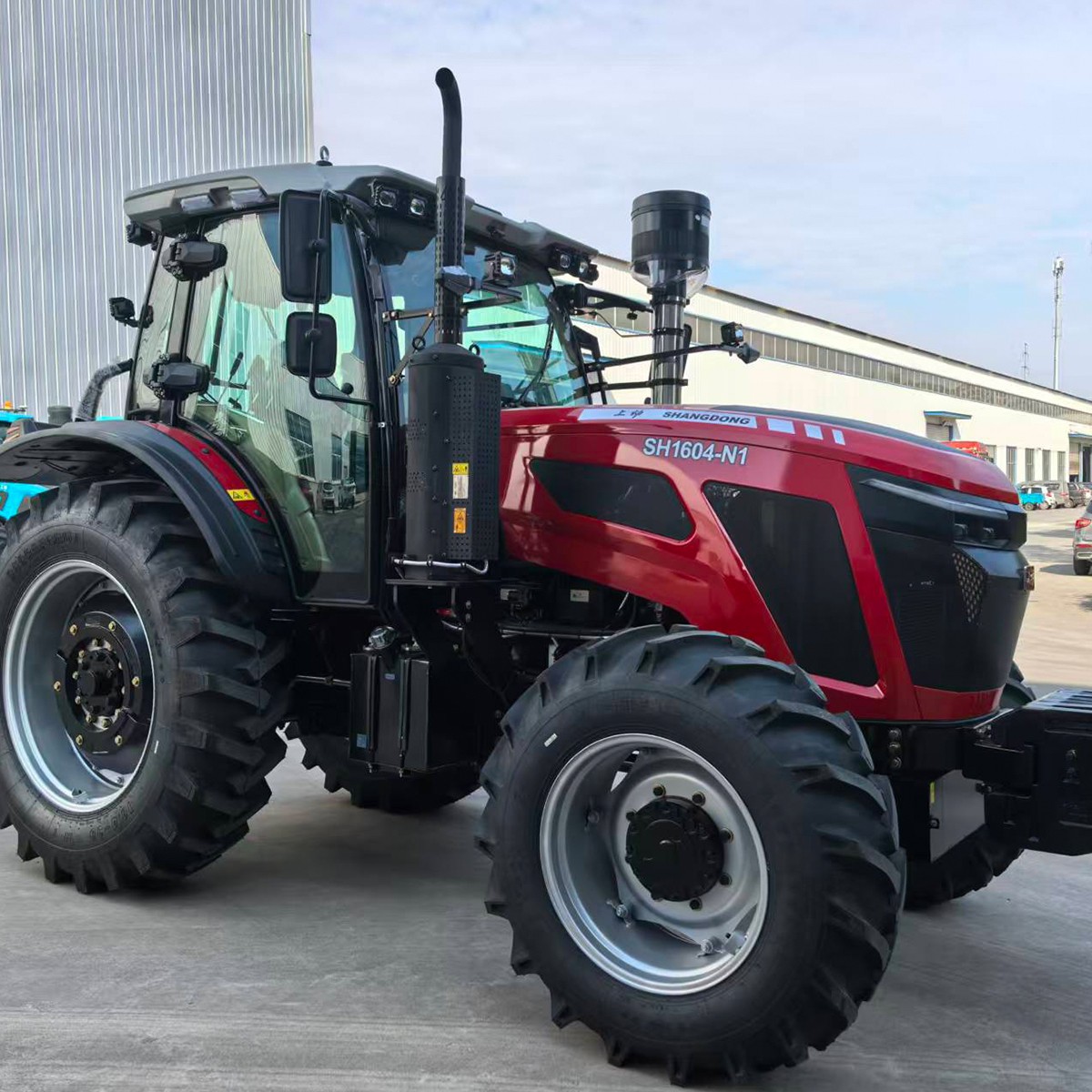 SH1604 Tractor - High-Performance Agricultural Farming Machine
