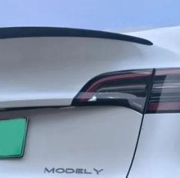 It is suitable for Tesla Model 3 original exterior modifications, high-performance fixed air wing, and modely carbon fiber rear wing