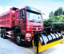 Comprehensive snow removal vehicle