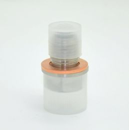 Magnetic oil drain screws for car modified oil pans