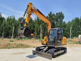 tracked excavator-7.5 tons