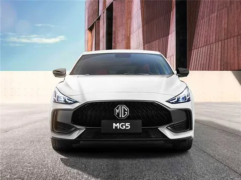 MG5-2026-180DVVT CVT luxury edition 