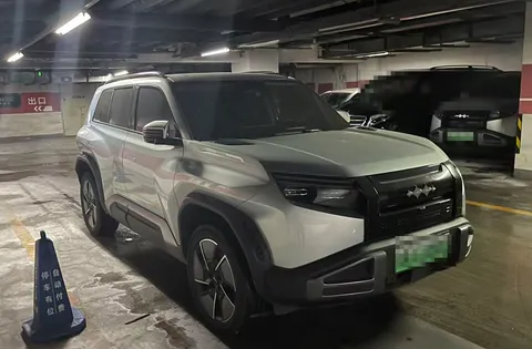 Fangchengbao Tai 3 ; wheel-drive SUV 